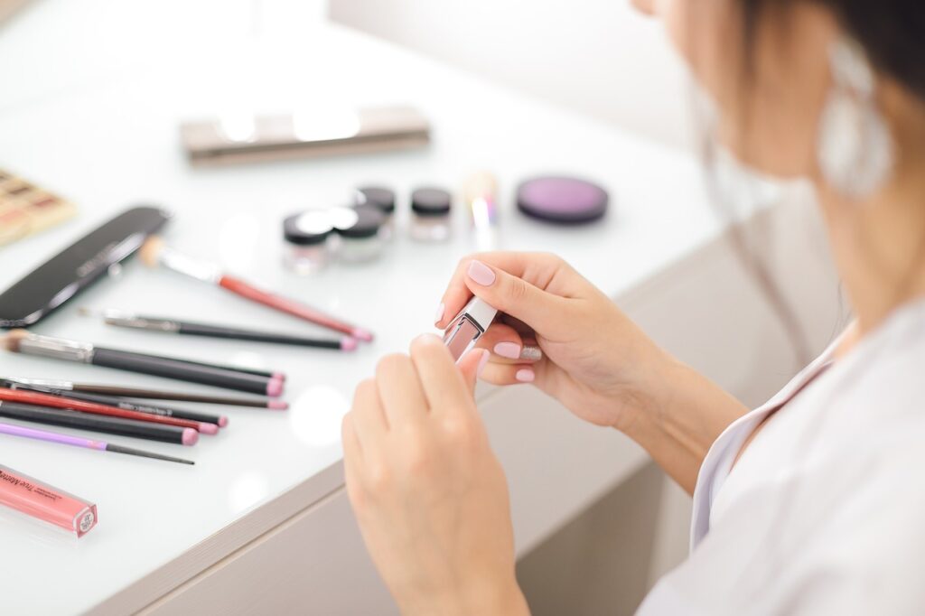 How to market beauty products online